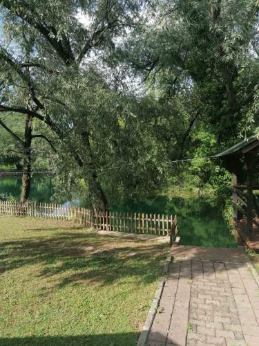  Kuca Delić -  Room  picture :   Shower    TV    Air conditioning                           