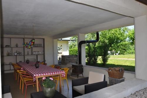 Κήπος έξω από το Chambres et table d'hotes Vie la Vie