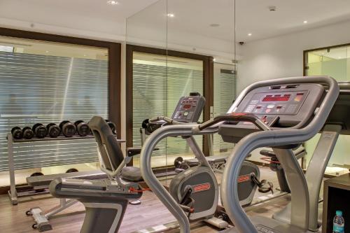 Spordikeskus ja/või sportimisvõimalused majutusasutuses The Sahil Hotel