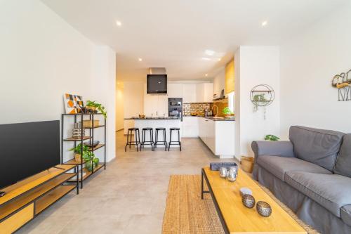 A kitchen or kitchenette at Myflats Premium Santa Pola