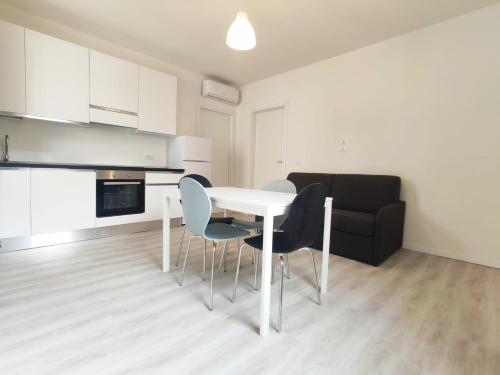 Η κουζίνα ή μικρή κουζίνα στο VOLTA - APPENA RISTRUTTURATO - 100 MT DA PIAZZA MAZZINI