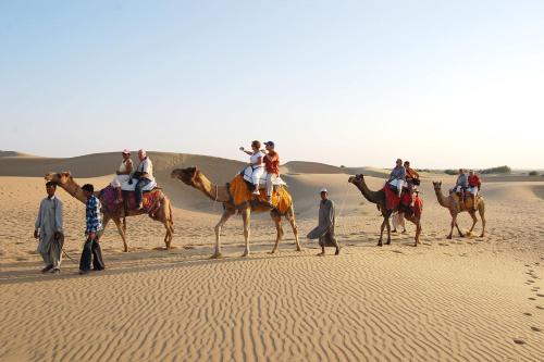 Επισκέπτες που μένουν στο Osaka Desert Safari Camp