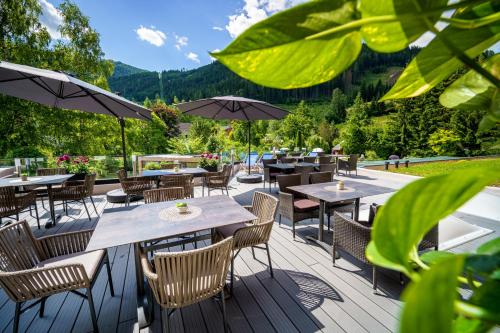 Ein allgemeiner Bergblick oder ein Berglick von des Hotels aus