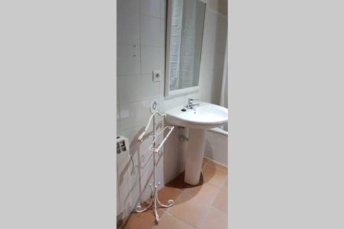 A bathroom at CASA GRAN MONSONIS
