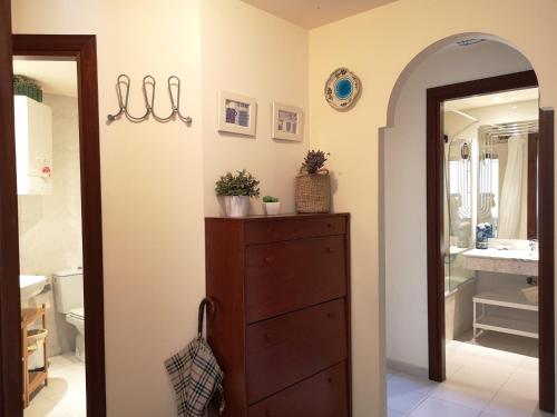 Kúpeľňa v ubytovaní LLOGUER30 Apartamento Lotus, piscina y parquing