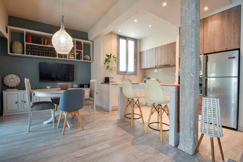 Discover Athens from an Upscale flat in Koukaki!