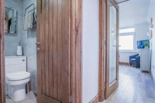 Ένα μπάνιο στο Ocean View - 1 Bedroom Apartment - Saundersfoot