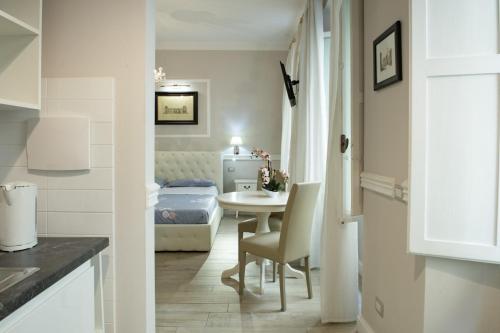 Leoni by Monteverdi Apartments