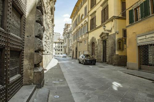 Leoni by Monteverdi Apartments