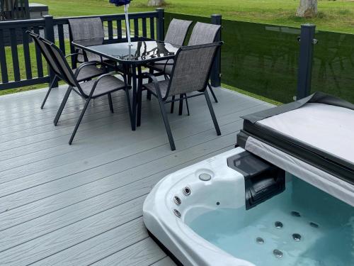 Rivington Lodge 32 with hot tub - St Andrews