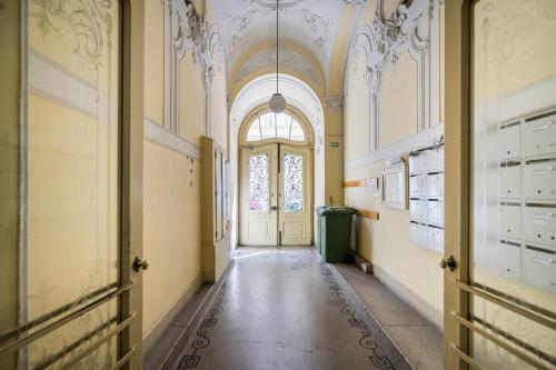 Fotografia z galérie ubytovania Basilika view Imperial Suite -SAS street -NEED RESERVATION FOR FREE PARKING v Budapešti