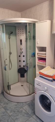 Vonios kambarys apgyvendinimo įstaigoje Kod Slaveka