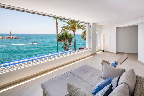 Puerto Banus Frontline 5 Beds Spectacular Apartment