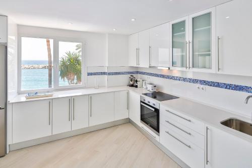 Puerto Banus Frontline 5 Beds Spectacular Apartment
