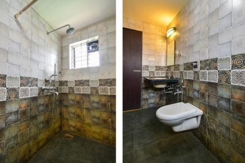 twee foto's van een badkamer met toilet en wastafel bij YoYoGoa Vagator Retreat in Vagator