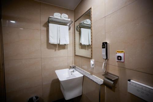 Ett badrum på Hotel The Star