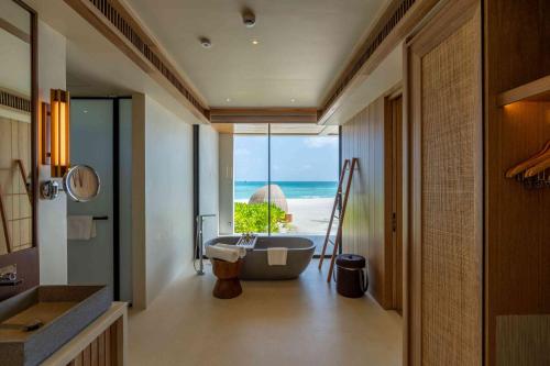 Koupelna v ubytování Kuda Villingili Maldives, Free Return Transfers 03 nights & above