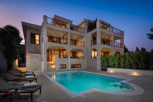 Beachfront Villa Anemona with Pool – Photos 2