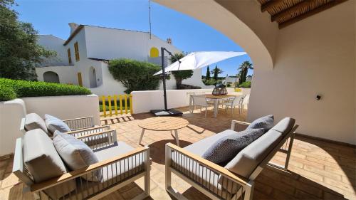 Vila Chez Lee, 219 Aldeia do Golf-CleverDetails - Sleeps 6, quiet area