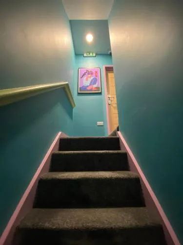 Aaron Wise - 51 Fitzhamon Apartments photo 16