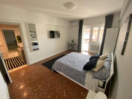 YTHA HOUSSE ROMA CENTRO