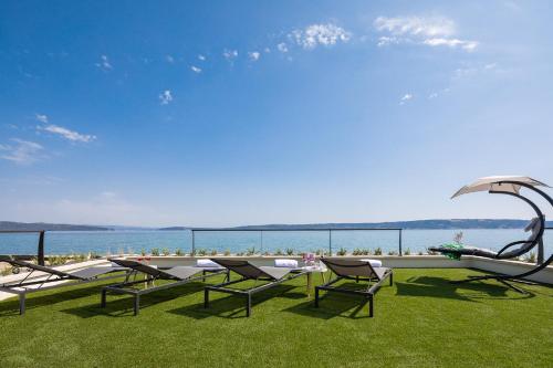 Beachfront Villa Armeria with Pool – Photos 2