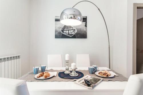 Makanan di atau berdekatan apartmen