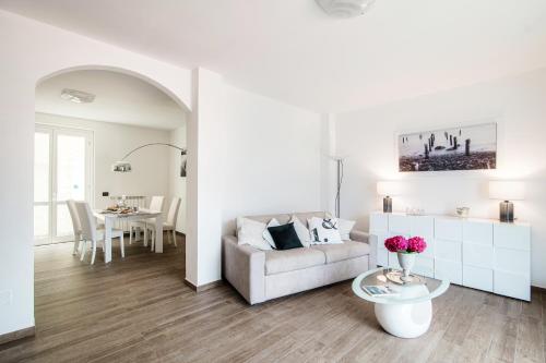 Ruang duduk di Casa Fiona - by My Home In Como