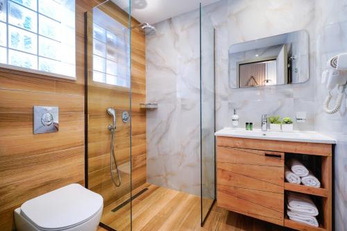 Ένα μπάνιο στο Tereza Golden