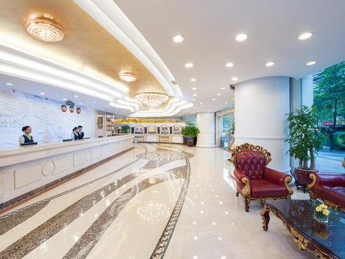 Gallery image of Vienna Hotel Shenzhen Fuhua Road in Shenzhen