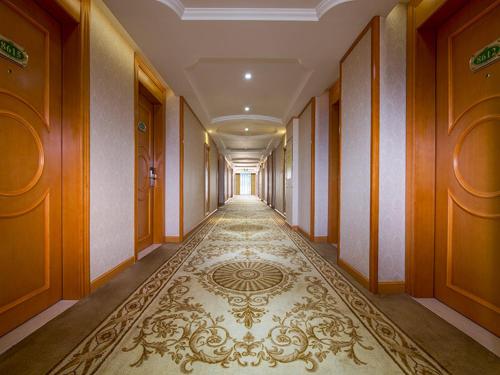 Gambar di galeri bagi Vienna Hotel Shiyan Guangming Road di Bao'an
