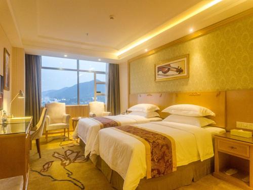 Gallery image of Vienna Hotel Sanya Yalong Bay Qianguqing in Sanya