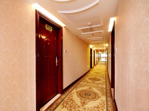 Gambar di galeri bagi Vienna Hotel Shenzhen Railway station di Shenzhen