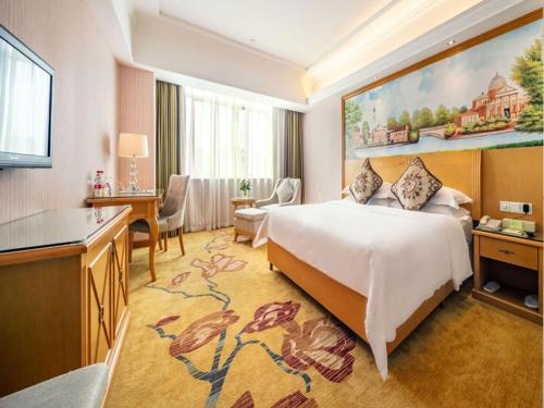 Gallery image of Vienna Hotel Banxuegang Road in Longgang