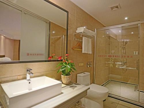 Afbeelding uit fotogalerij van Vienna 3 Best Hotel Dongguan Shida Road in Liaobu
