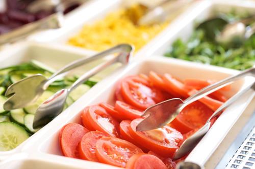 Makanan di atau berdekatan hotel