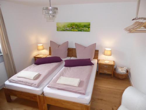 Posteľ alebo postele v izbe v ubytovaní erholungsraum Karsee - Ferienwohnung