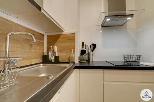 Kuchyň nebo kuchyňský kout v ubytování T2 - Riverside - 4 étoiles - 66m2 - Saint-Denis