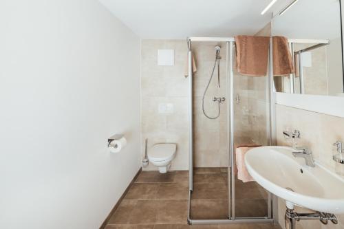 Un baño de Naturoase Appartements Mirnock