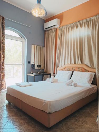 VILLA DINA (Kalidonia, Chania, Crete 730 06)