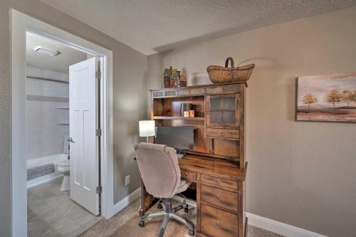 Fotografie z fotogalerie ubytování Idyllic Nampa Family Home with Hot Tub and Fire Pit! v destinaci Nampa