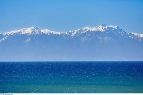 Fotografie z fotogalerie ubytování Βουνο και θαλασσα ( Mountain Olympus and the Sea ) v destinaci Vrontoú