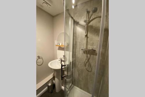 Koupelna v ubytování Peter Pan Apartment in the heart of Inverness