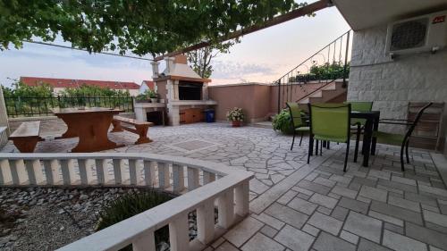 Apartments Pavlinović