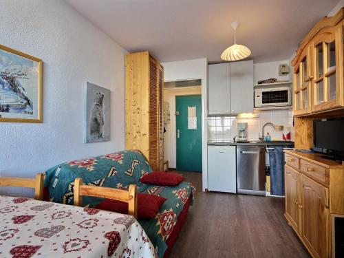 Majoituspaikan Appartement Plagne Soleil, 2 pièces, 4 personnes - FR-1-455-26 keittiö tai keittotila