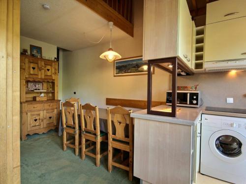 Köök või kööginurk majutusasutuses Appartement Belle Plagne, 4 pièces, 8 personnes - FR-1-455-2
