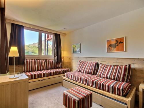 Grand 3 pièces avec balcon, proche des pistes et commerces - FR-1-455-187