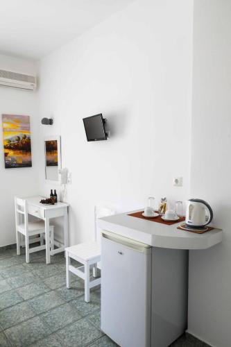 Μια τηλεόραση ή/και κέντρο ψυχαγωγίας στο Finikas Santorini