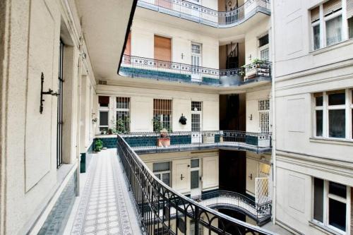 Premium Apartment by Hi5 - Best ever (191) 1051 Budapest, 24 Október 6. utca kép - 3