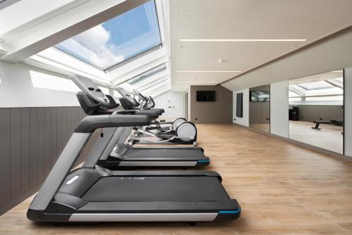 
The fitness center and/or fitness facilities at Eurostars Aliados
